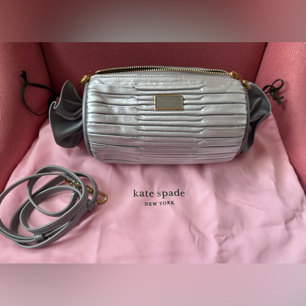 NWOT KATE SPADE SWEET TREAT FESTIVE SMALL BARREL BAG!